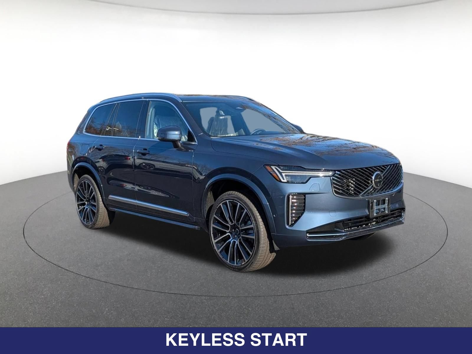 New 2026 Volvo XC90 B6 Plus w/ Protection Package Premier AWD/4WD image 2