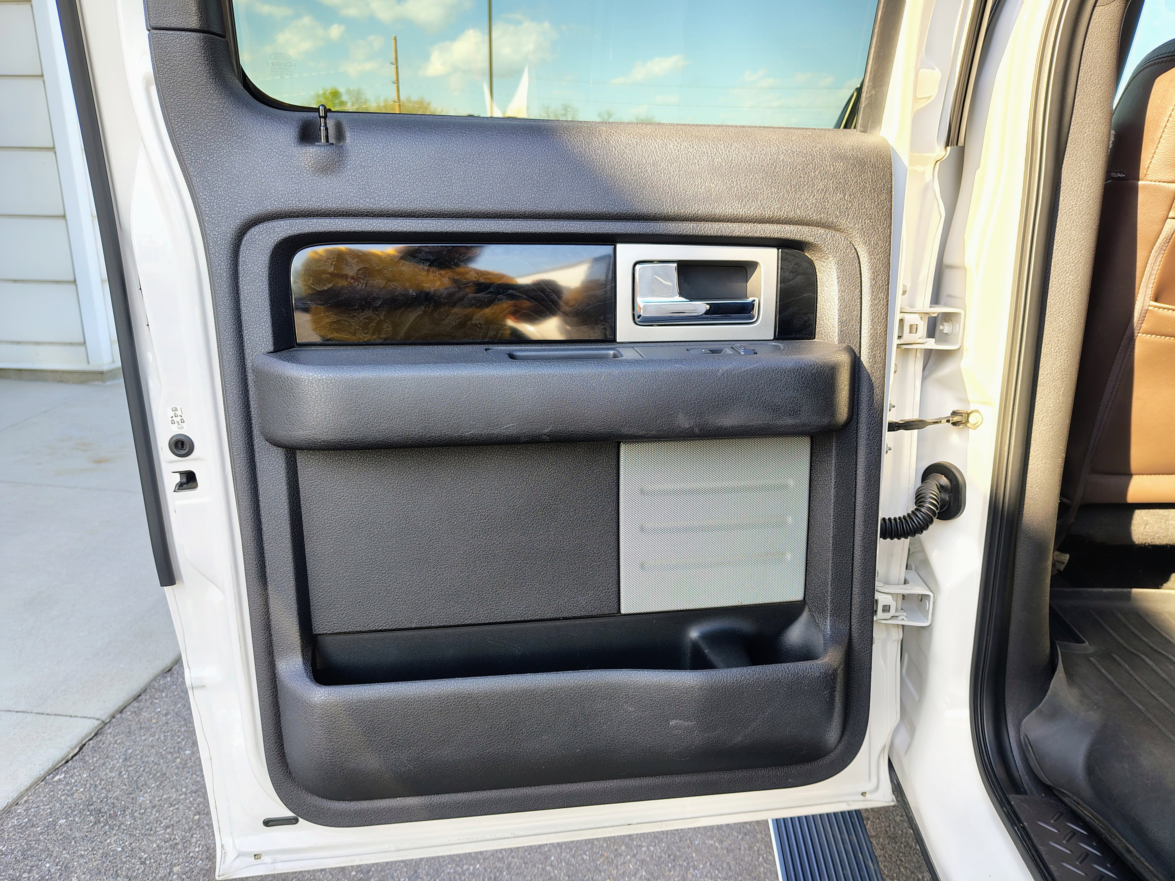 Used 2012 Ford F150 Platinum AWD/4WD image 12
