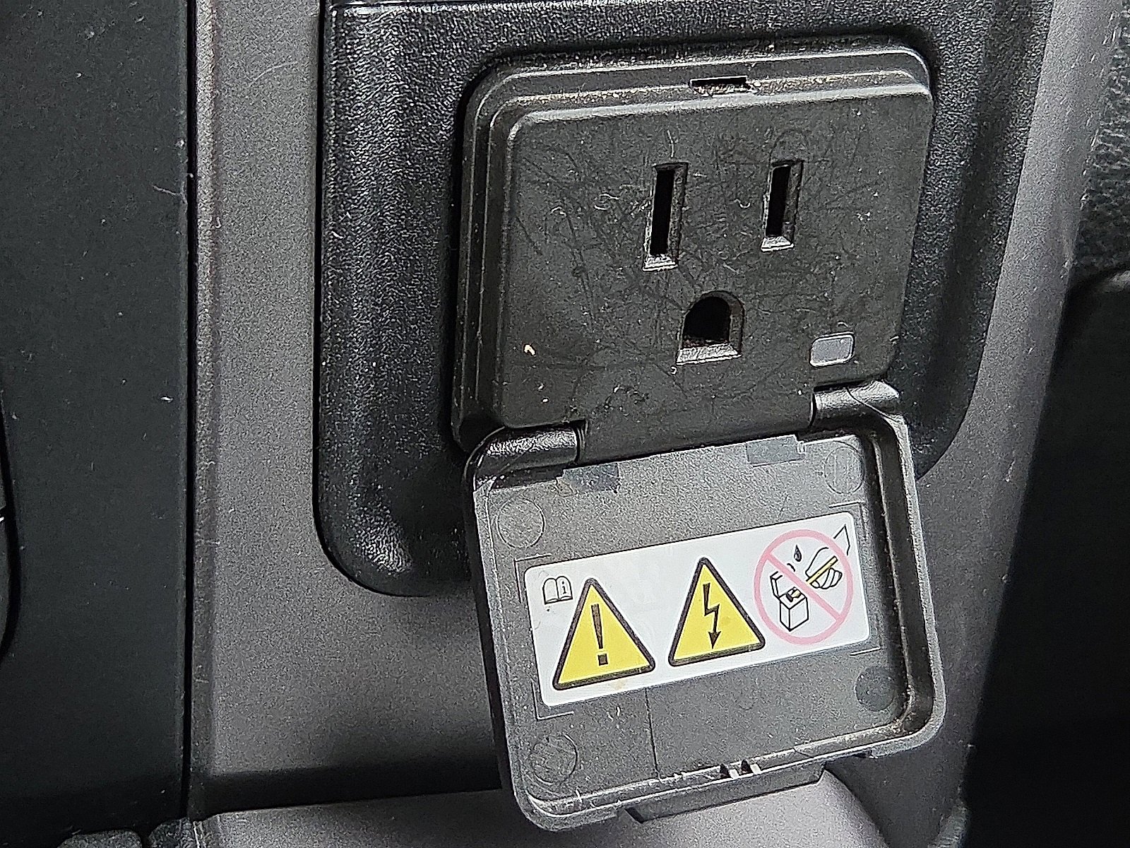 Used 2023 RAM 1500 Classic SLT w/ Trailer & Traction Group image 18