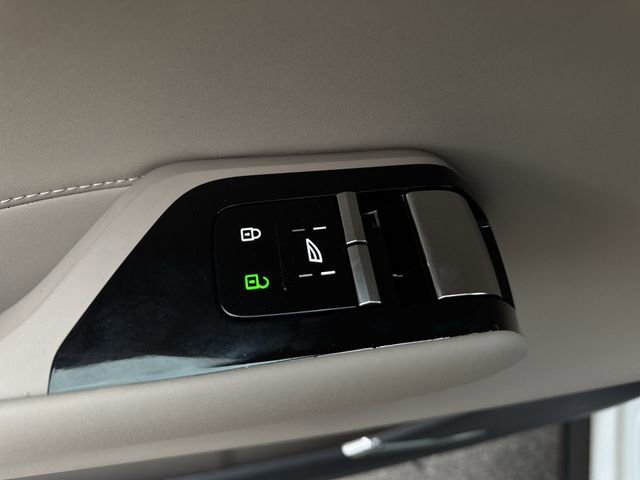 New 2025 Volvo EX90 Plus image 24