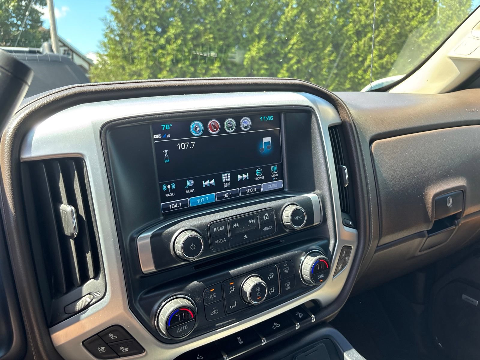Used 2018 GMC Sierra 1500 SLT w/ SLT Premium Package AWD/4WD image 5