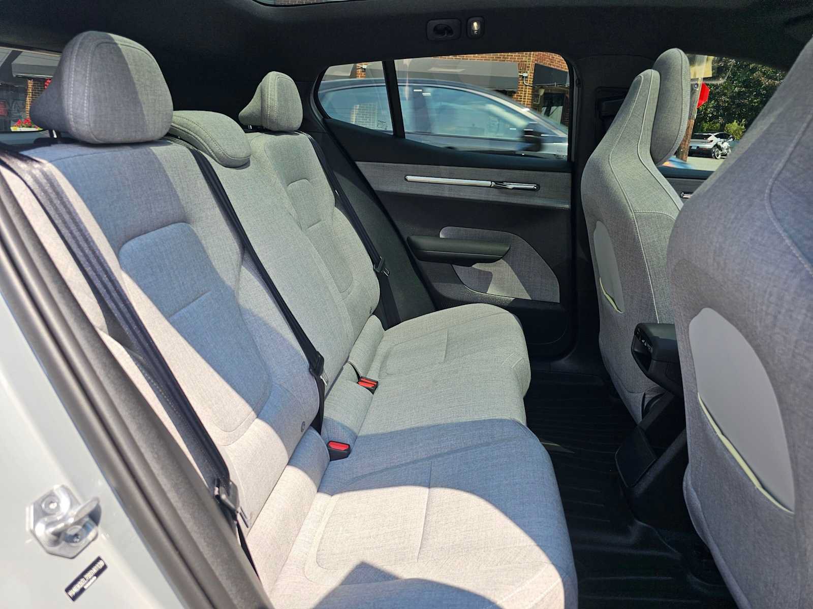 Certified 2025 Volvo EX30 Ultra AWD/4WD image 14