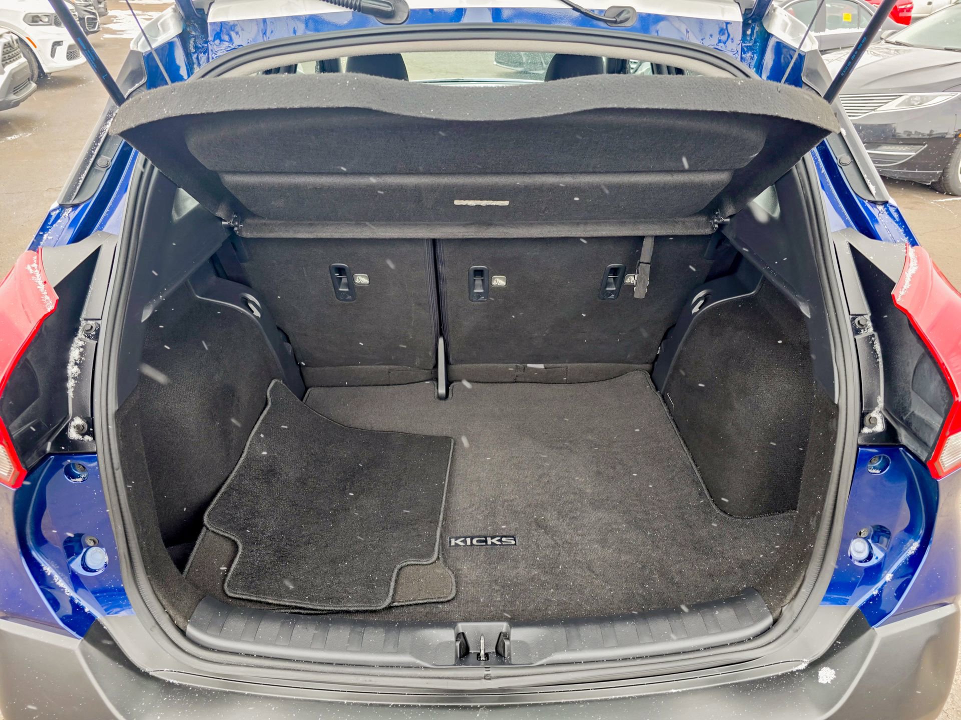 Used 2018 Nissan Kicks SV image 33