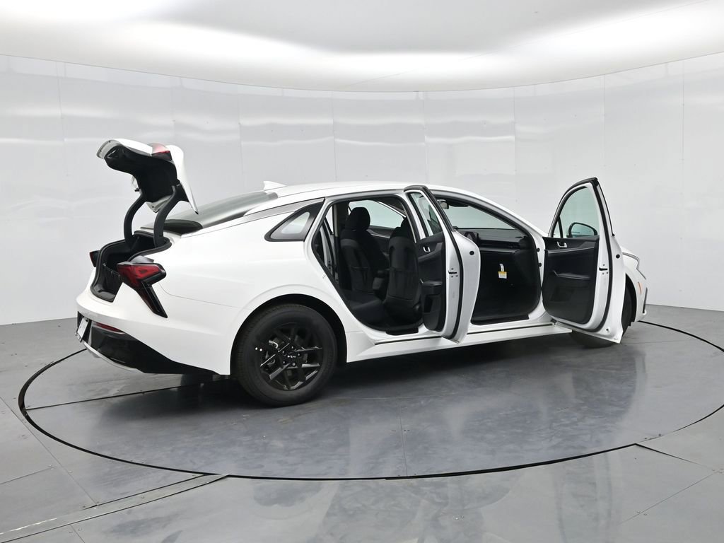 New 2026 Kia K5 LXS FWD image 4
