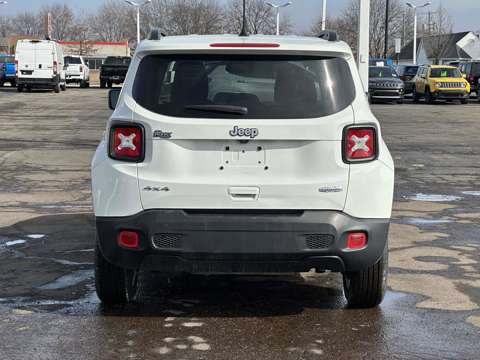 Used 2022 Jeep Renegade Latitude w/ Convenience Group image 5