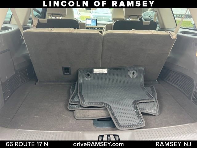Used 2023 Lincoln Aviator Standard w/ Premium Package image 18