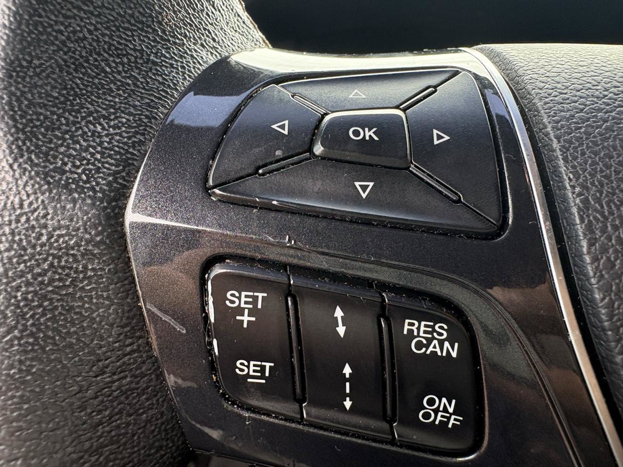 Used 2018 Ford Explorer Platinum AWD/4WD image 16