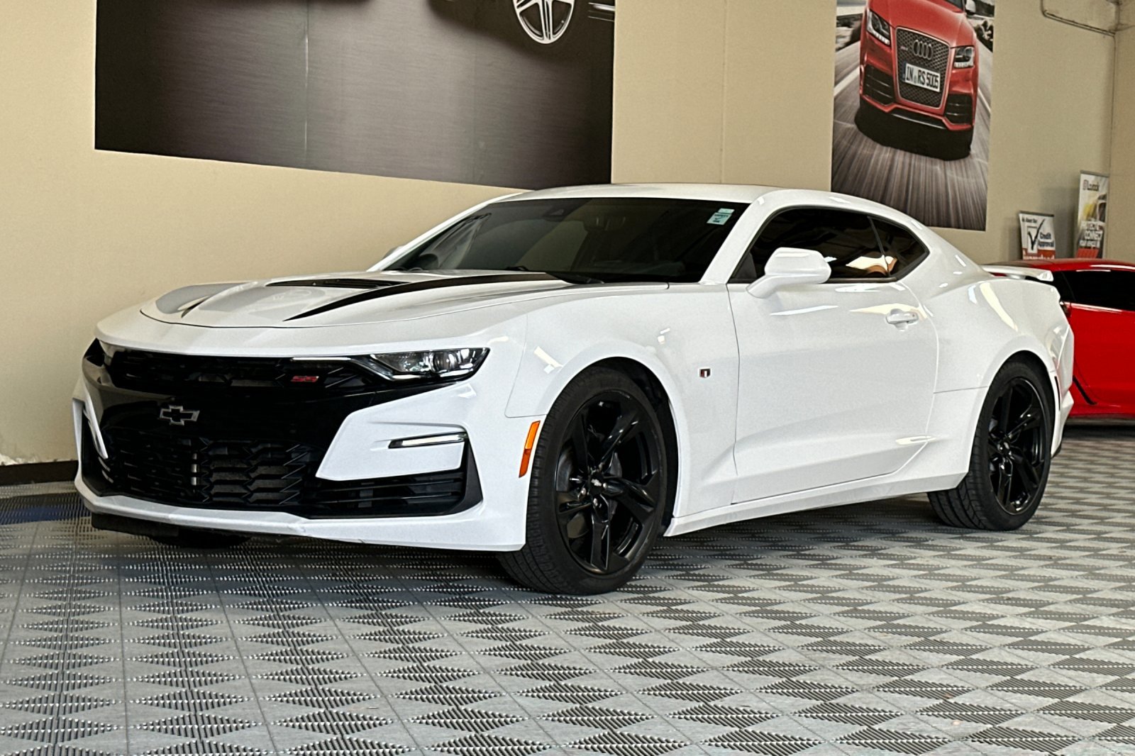 Used 2019 Chevrolet Camaro SS RWD image 8
