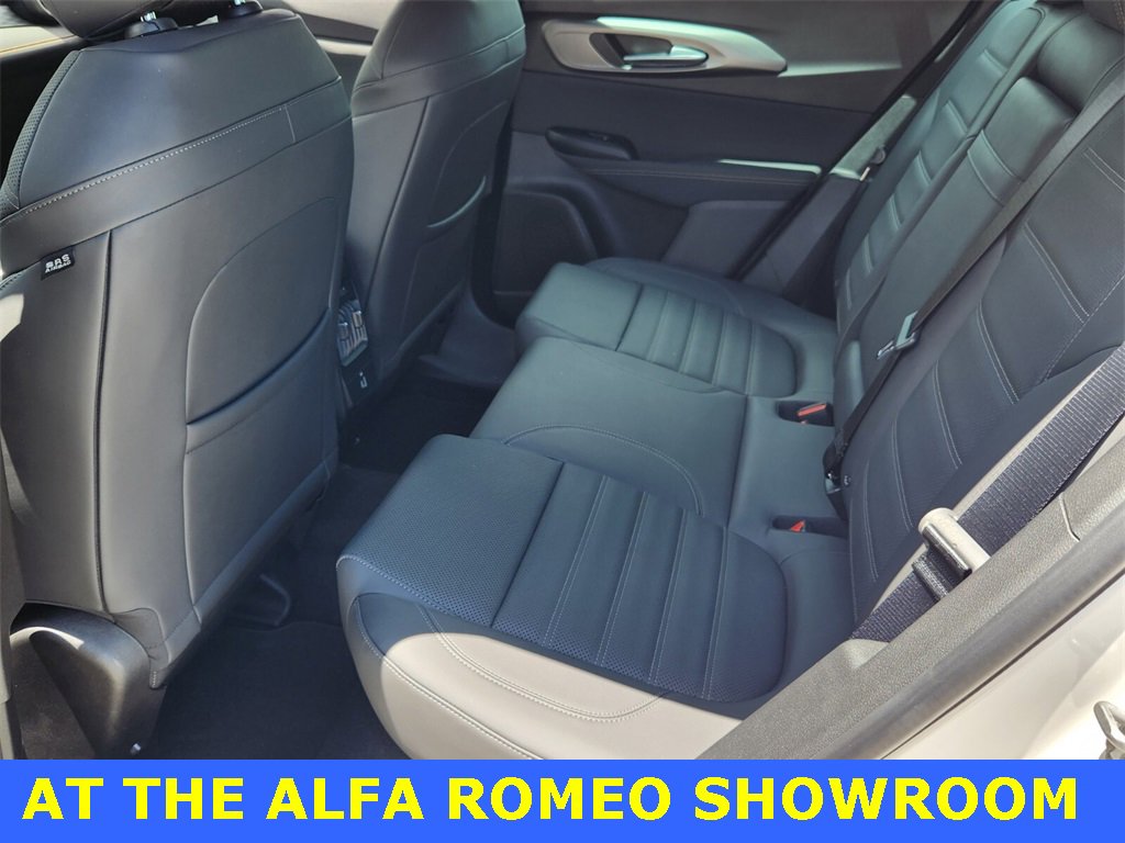 Used 2025 Alfa Romeo Tonale w/ Premium Package image 11