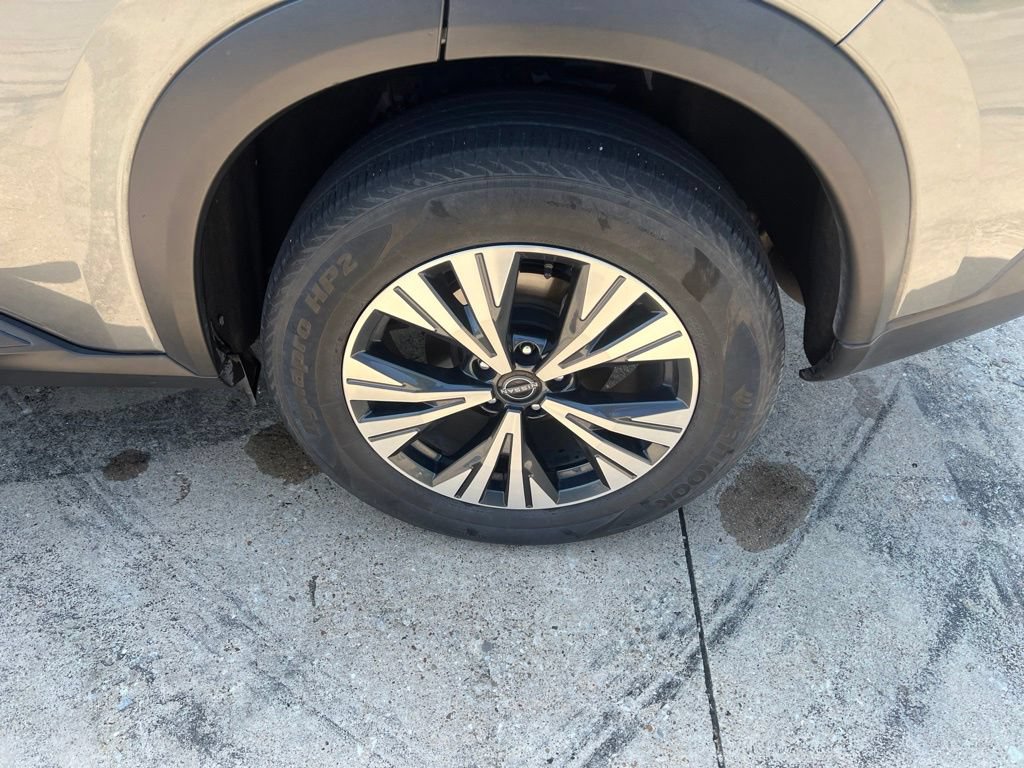 Used 2023 Nissan Rogue SV AWD/4WD image 8