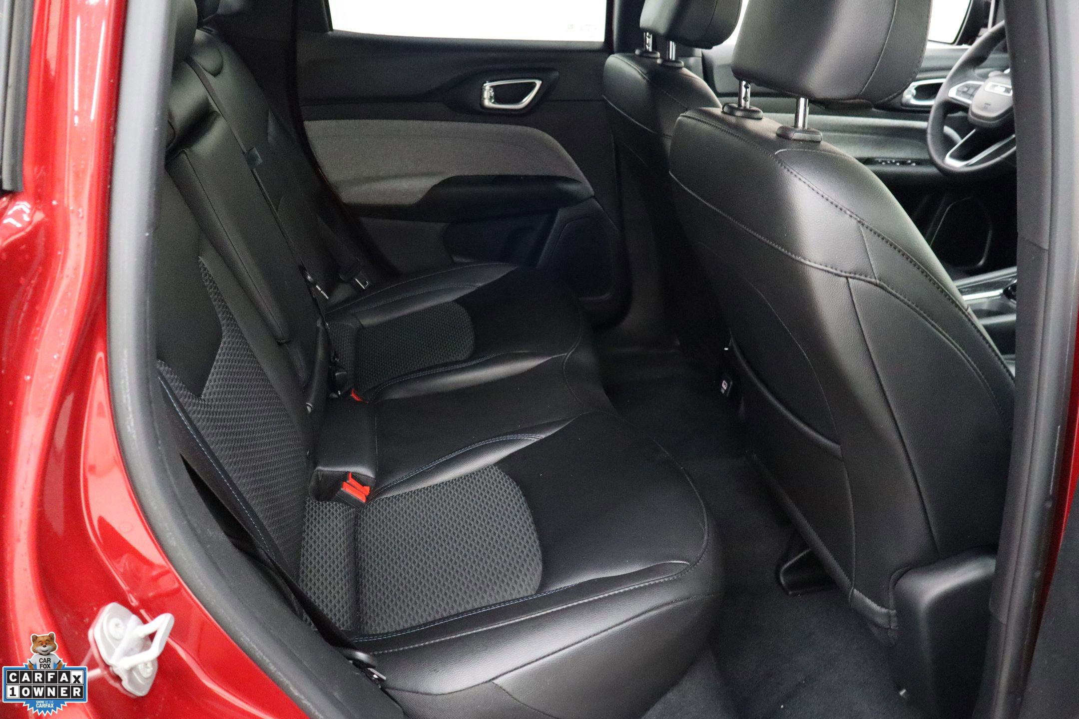 Used 2025 Jeep Compass Latitude image 27