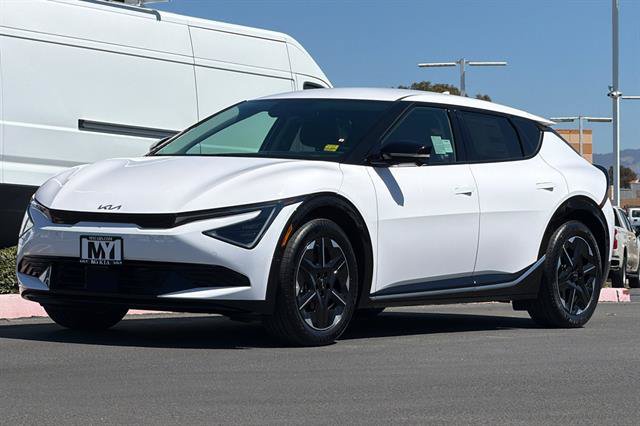 New 2026 Kia EV6 Wind RWD image 8