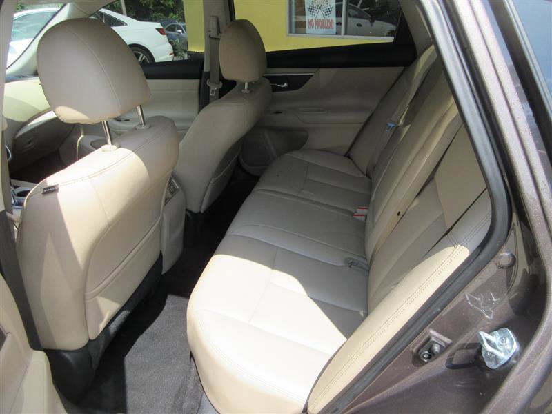 Used 2017 Nissan Altima 3.5 SL w/ 3.5SL Technology Package image 17