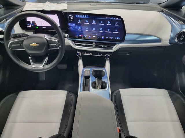 New 2026 Chevrolet Equinox EV LT FWD image 17