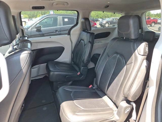 Used 2018 Chrysler Pacifica Touring-L Plus w/ Advanced Safetytec Group FWD image 14
