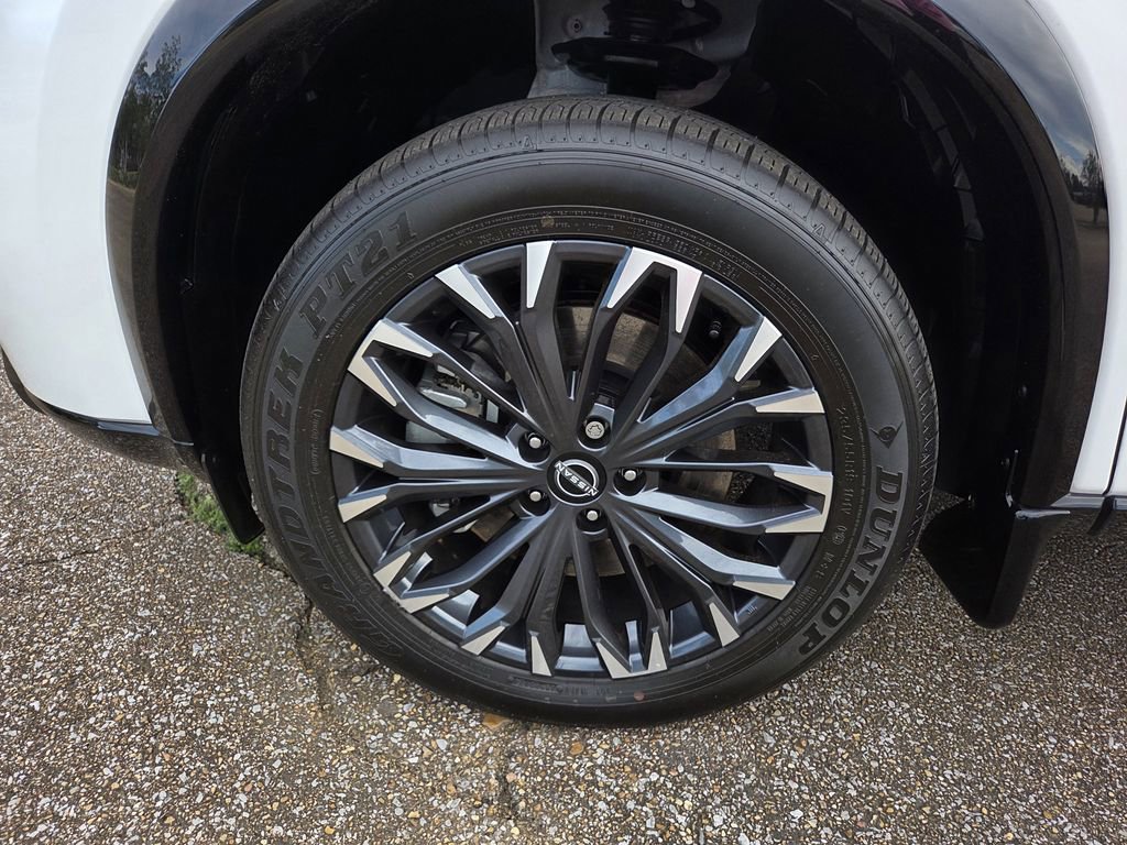 Certified 2025 Nissan Rogue Platinum w/ Tech Package image 23