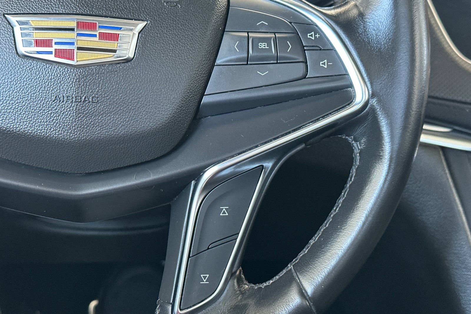 Certified 2019 Cadillac XT5 Luxury w/ Sport Package FWD image 33