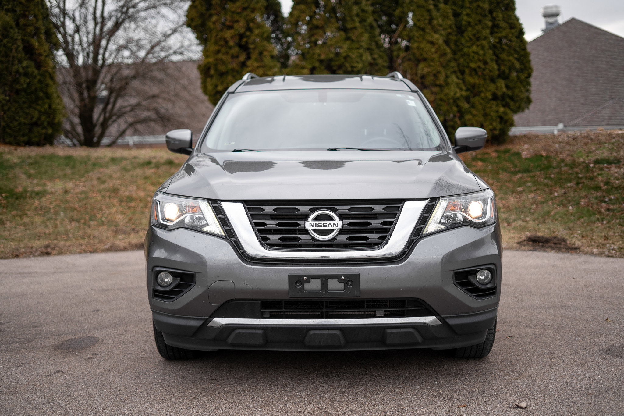 Used 2019 Nissan Pathfinder SV image 2