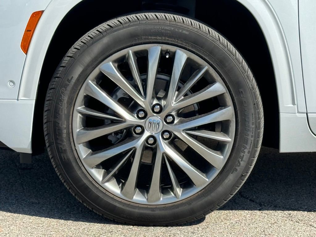 Used 2026 Buick Enclave Avenir w/ Super Cruise Package image 40