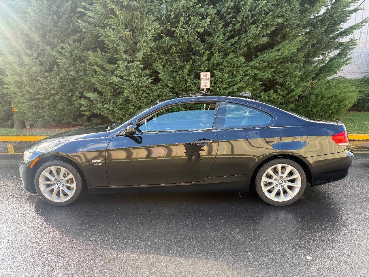 Used 2010 BMW 335i xDrive Coupe image 11