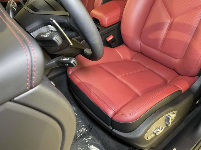 Certified 2026 Porsche Macan S AWD/4WD image 5