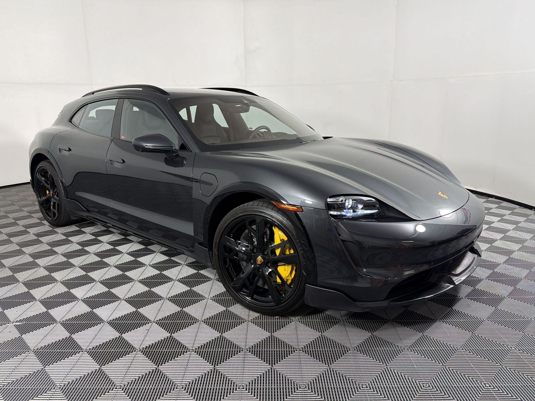 Certified 2023 Porsche Taycan Turbo S AWD/4WD image 7