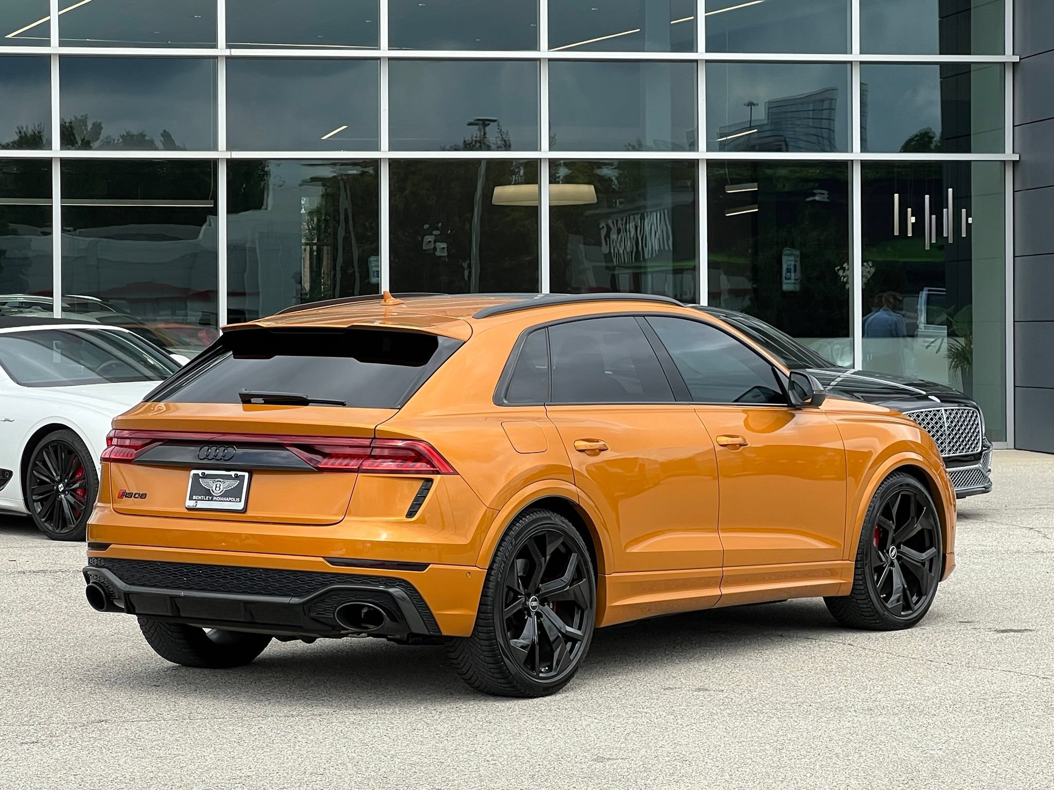 Used 2021 Audi RS Q8 w/ Carbon Optic Package AWD/4WD image 3