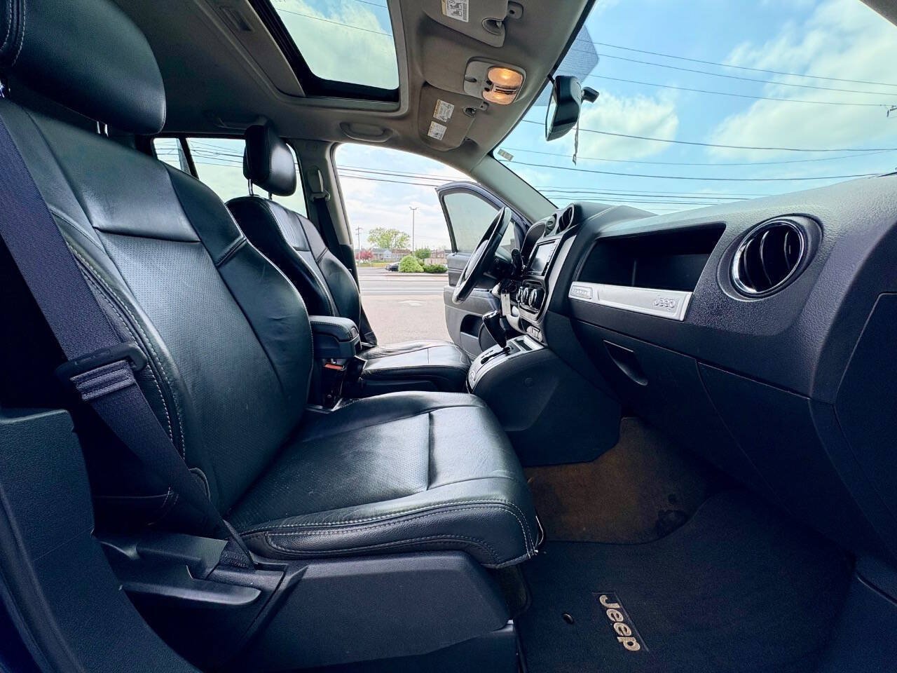 Used 2017 Jeep Compass High Altitude AWD/4WD image 27