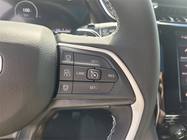 New 2025 Jeep Grand Cherokee Altitude image 31