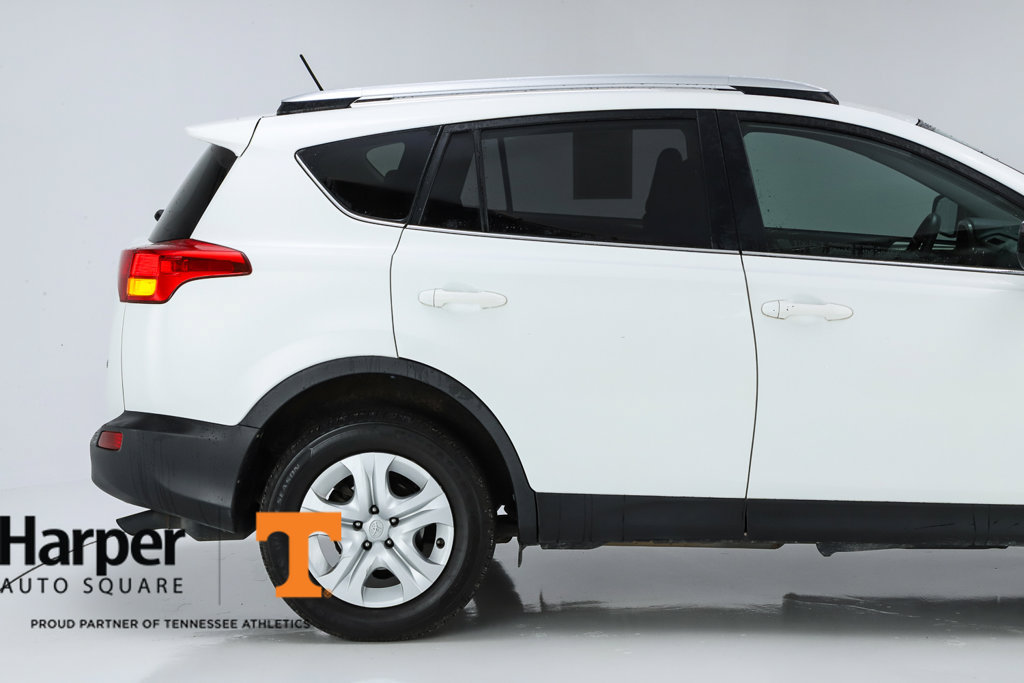 Used 2015 Toyota RAV4 LE FWD image 11
