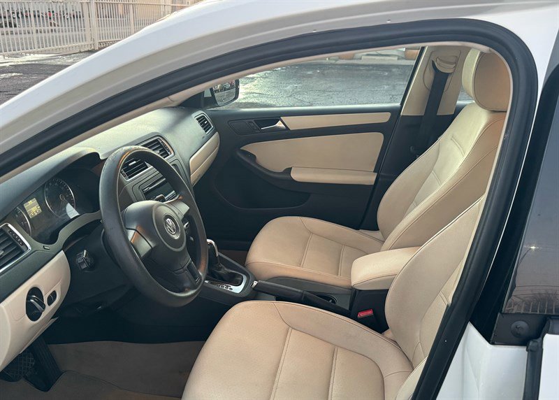 Used 2012 Volkswagen Jetta SE image 9
