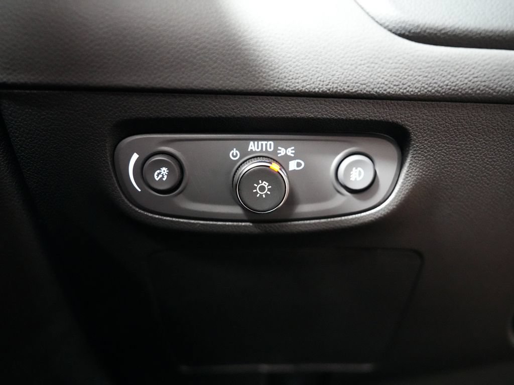 Used 2023 Buick Encore GX Select w/ Sport Touring Package AWD/4WD image 21