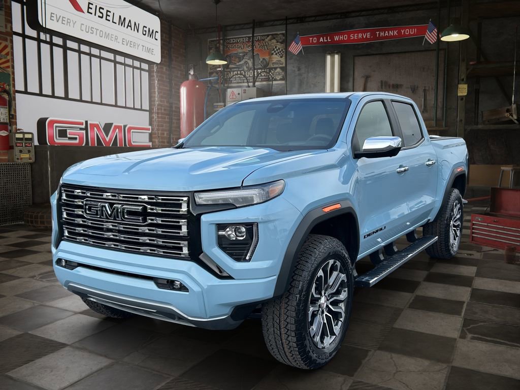 New 2026 GMC Canyon Denali w/ LPO, Black Badging Package