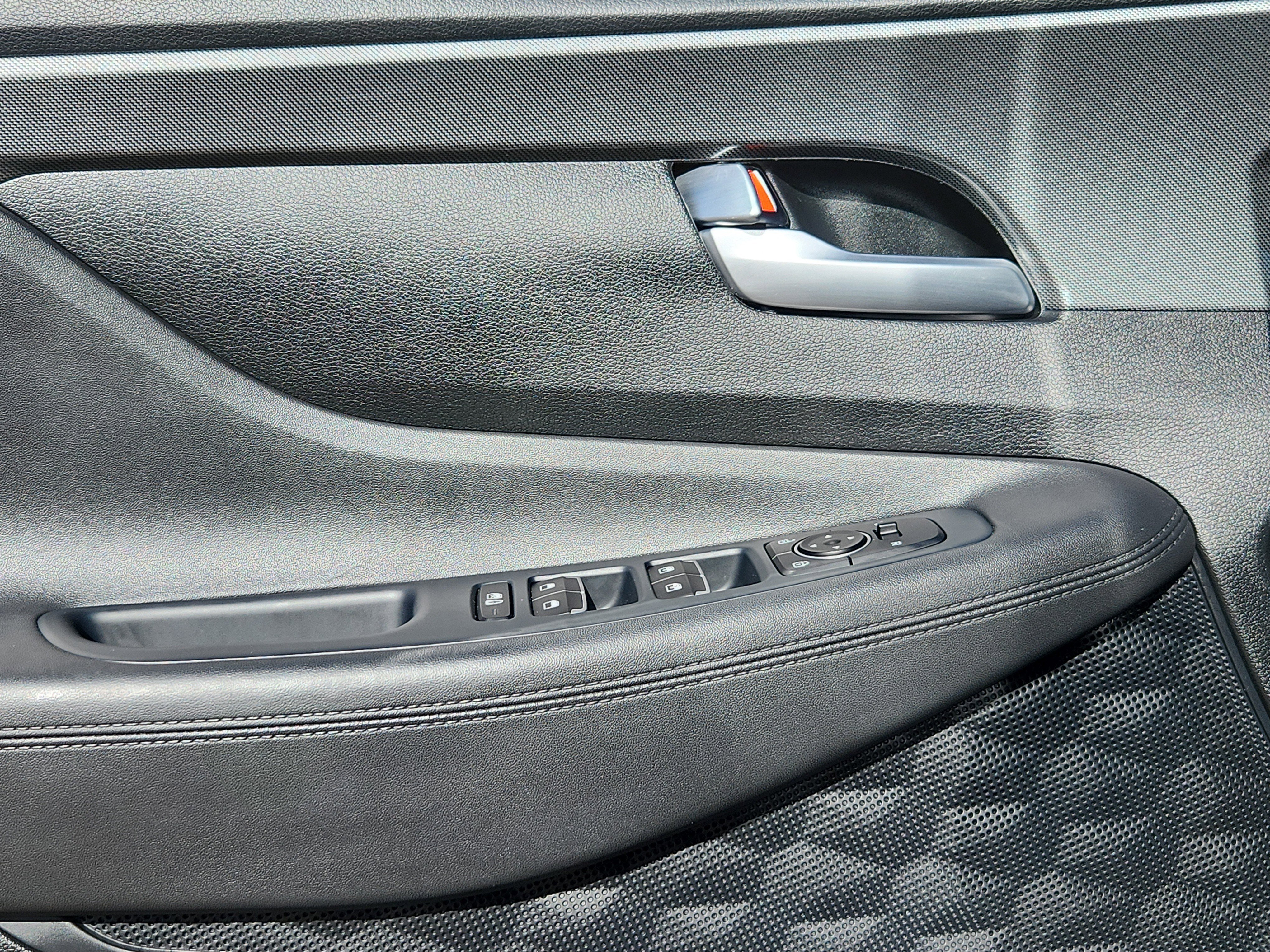 Used 2022 Hyundai Santa Fe SEL image 6