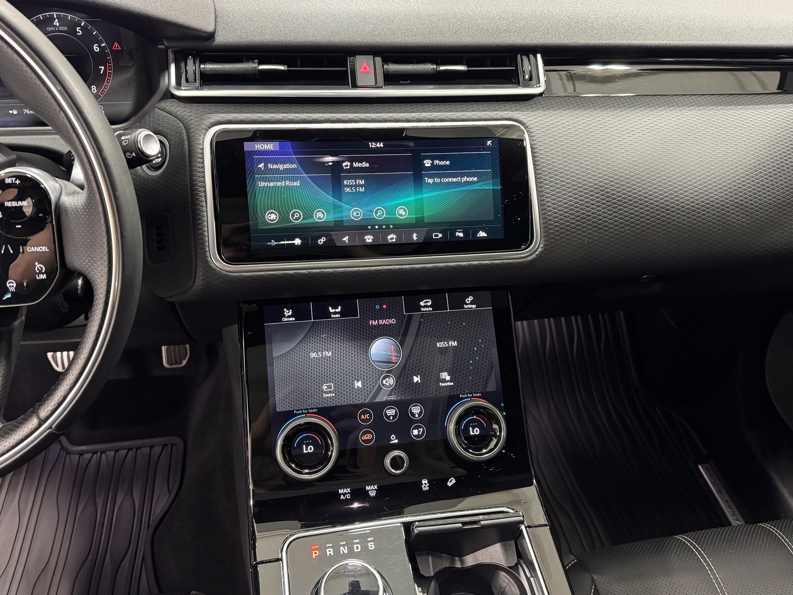 Used 2020 Land Rover Range Rover Velar R-Dynamic S AWD/4WD image 26