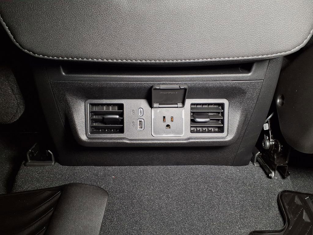 New 2026 GMC Sierra 1500 Elevation image 13