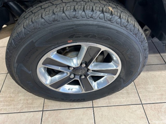 Used 2019 Jeep Wrangler Unlimited Sahara image 19