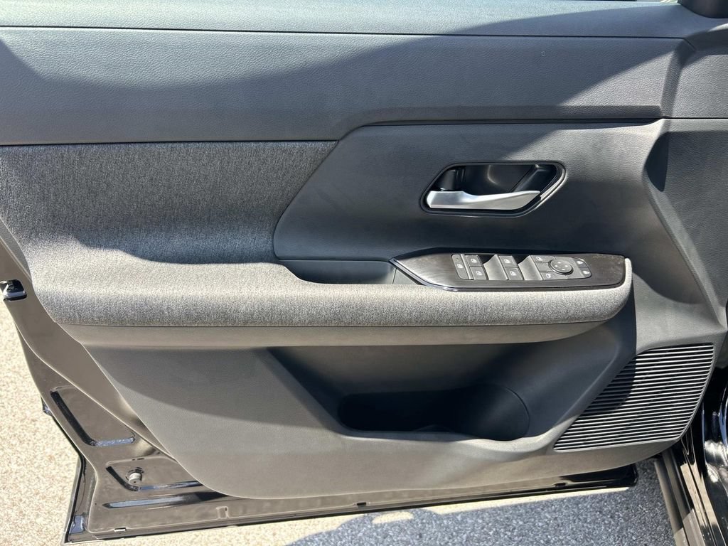 New 2026 Nissan Kicks SV w/ Cold Weather Package AWD/4WD image 16