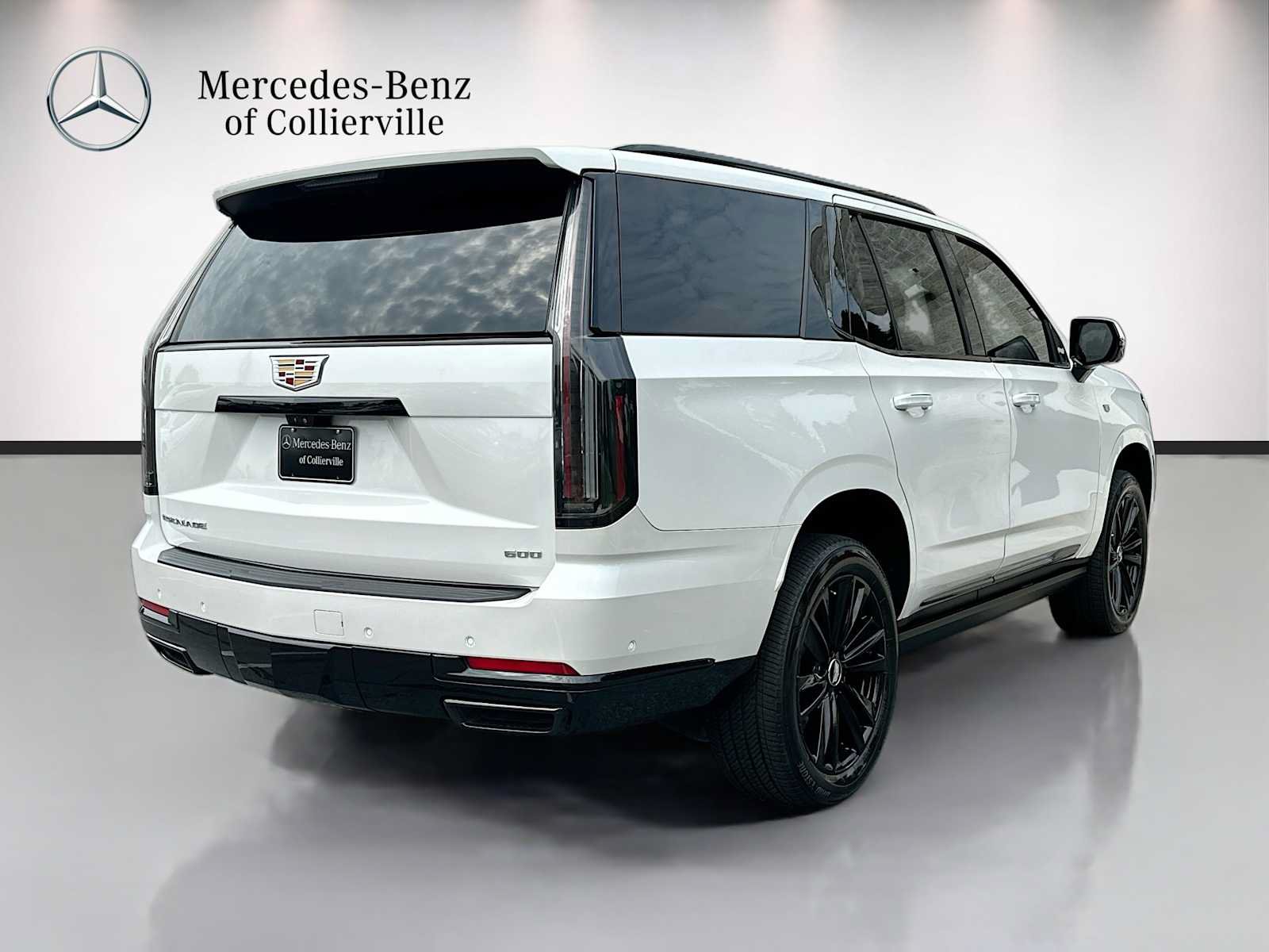 Used 2025 Cadillac Escalade Sport w/ LPO, Floor Liner Package AWD/4WD image 5