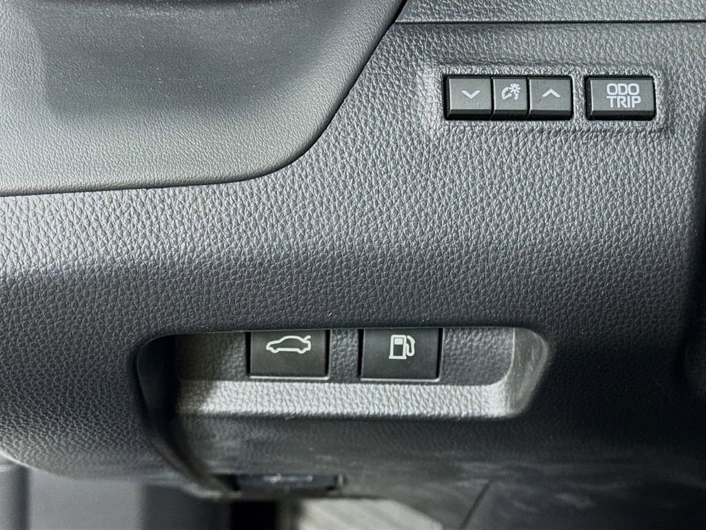 Used 2023 Toyota Crown XLE image 10