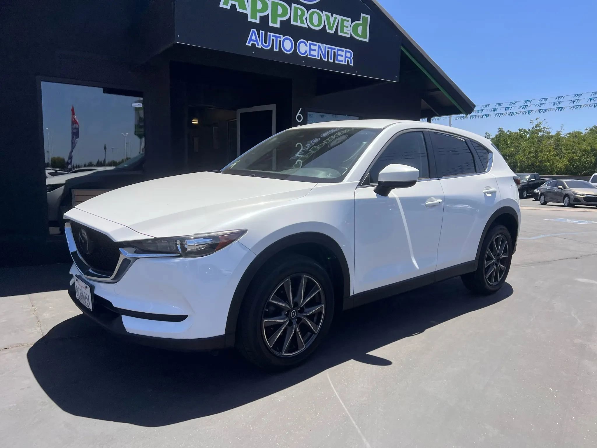 Used 2018 MAZDA CX-5 Touring image 4