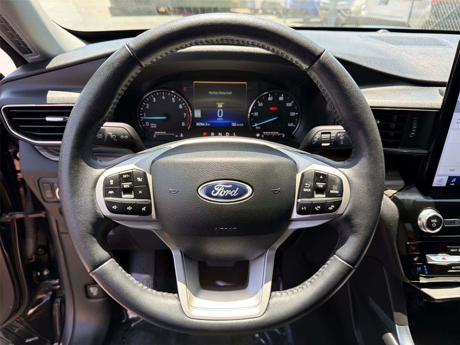 Used 2023 Ford Explorer Limited w/ Limited Technology Package AWD/4WD image 16
