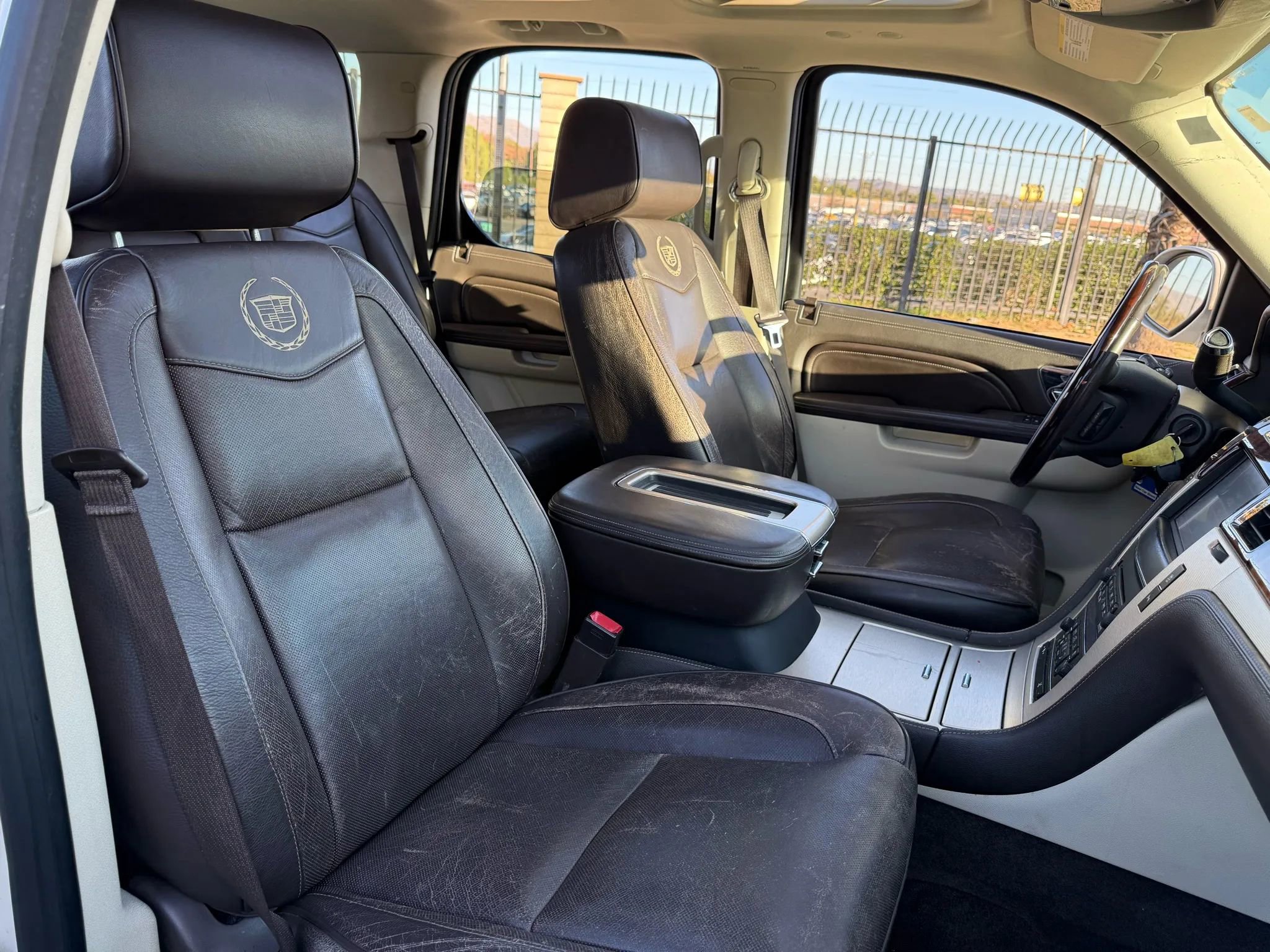 Used 2013 Cadillac Escalade Platinum image 18