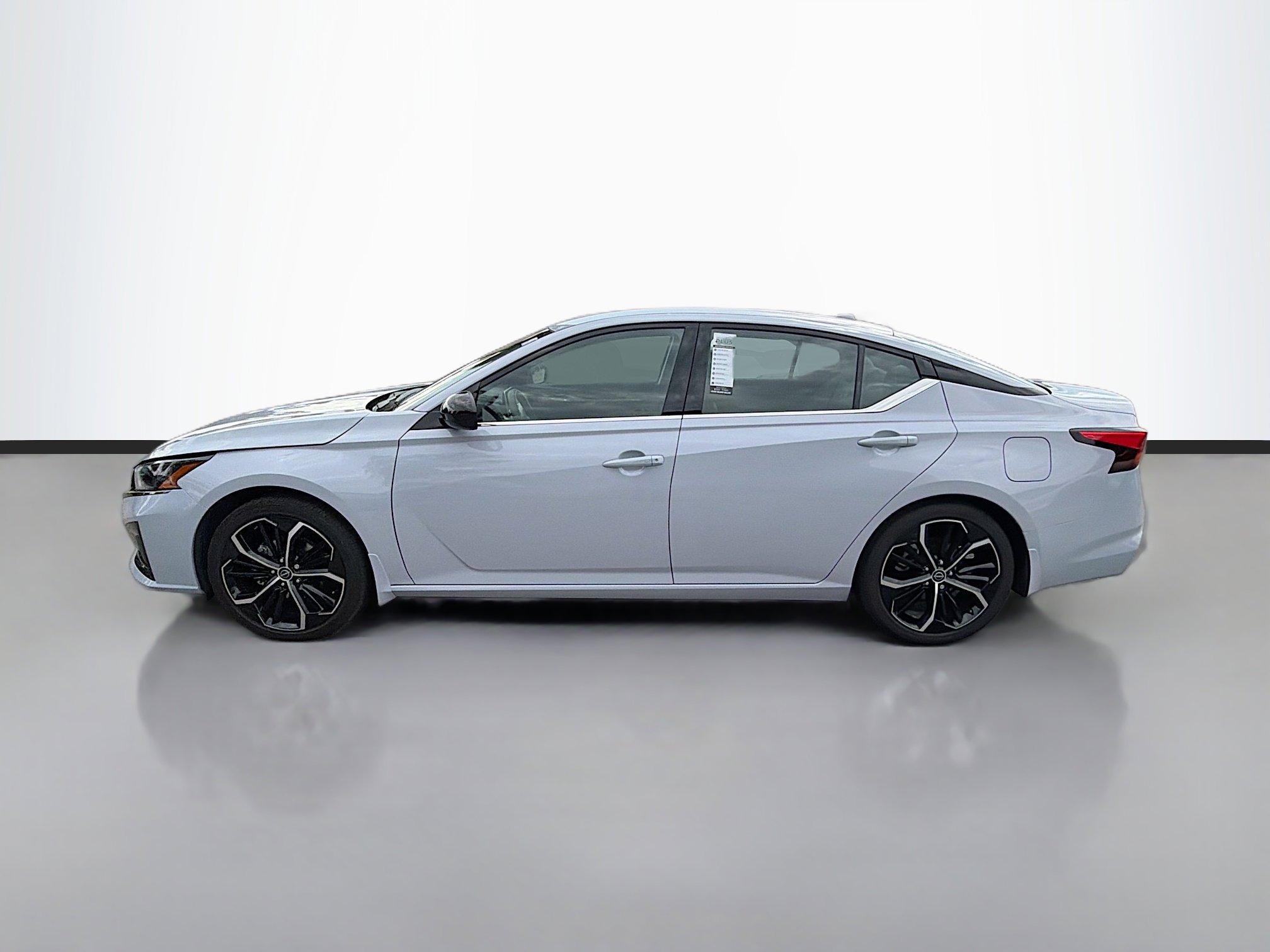 Used 2024 Nissan Altima 2.5 SR image 6