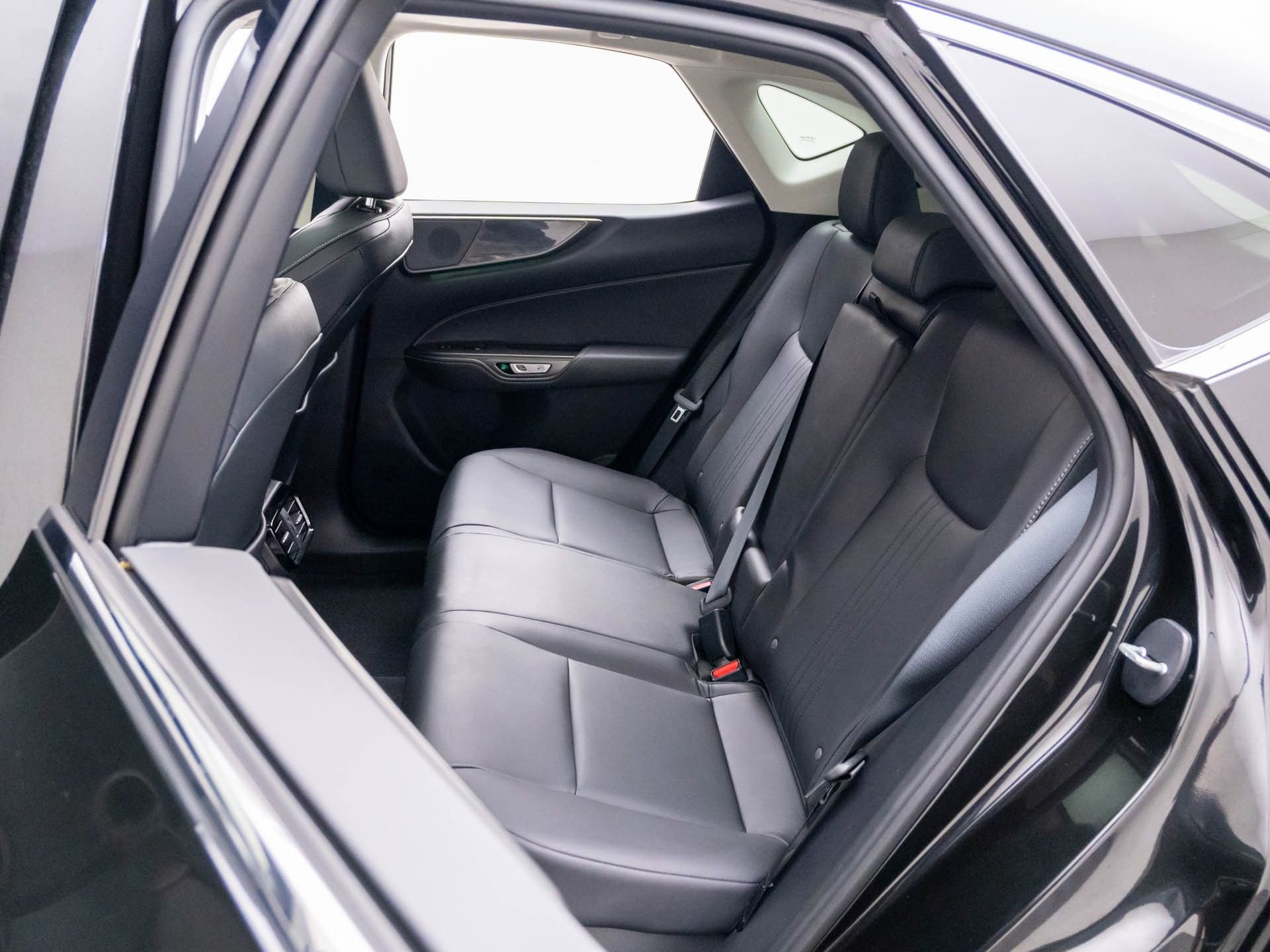 Used 2023 Lexus NX 350h AWD image 17