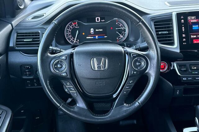 Used 2017 Honda Ridgeline Black Edition image 14