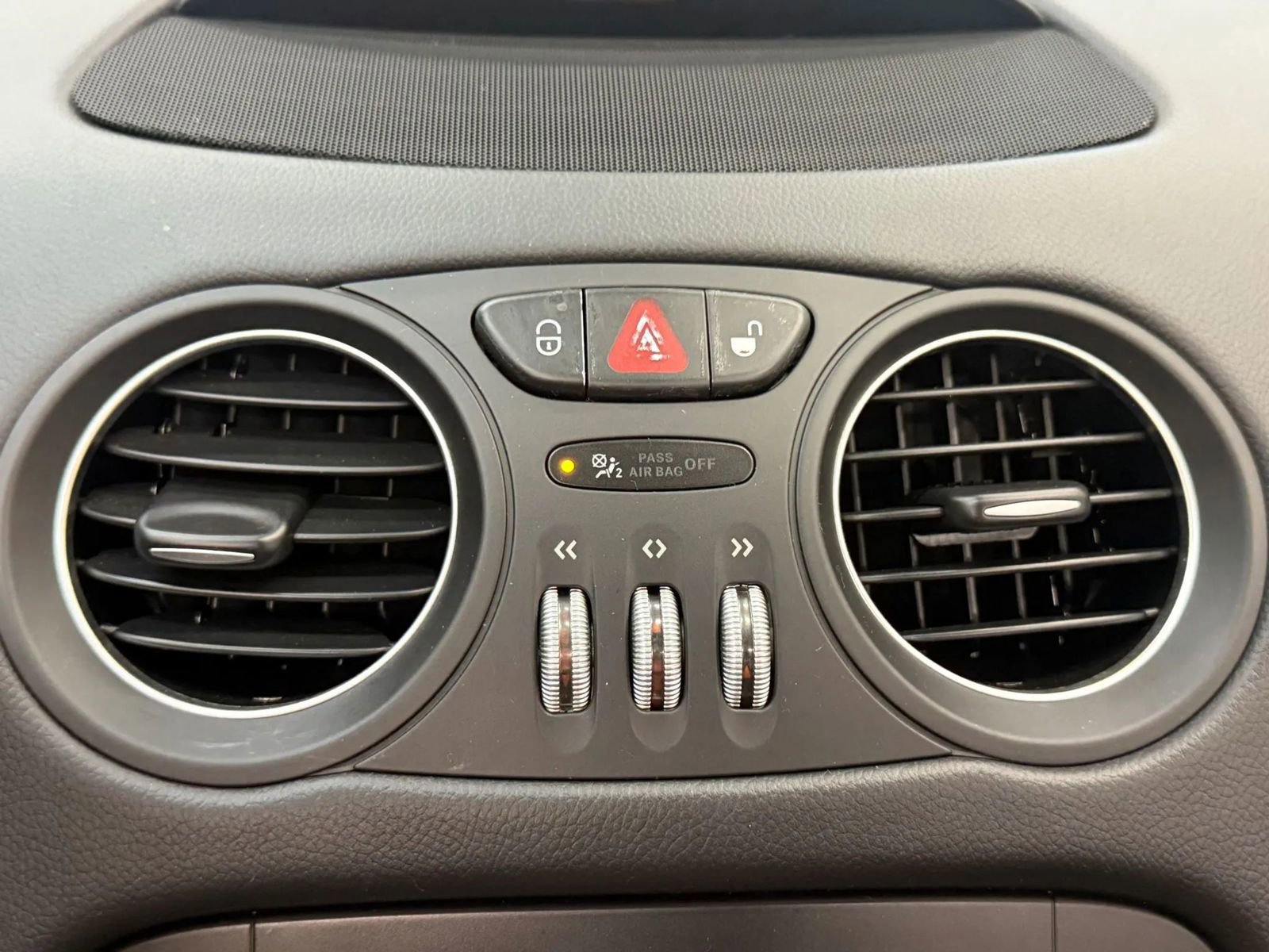 Used 2009 Mercedes-Benz SL 550 image 26