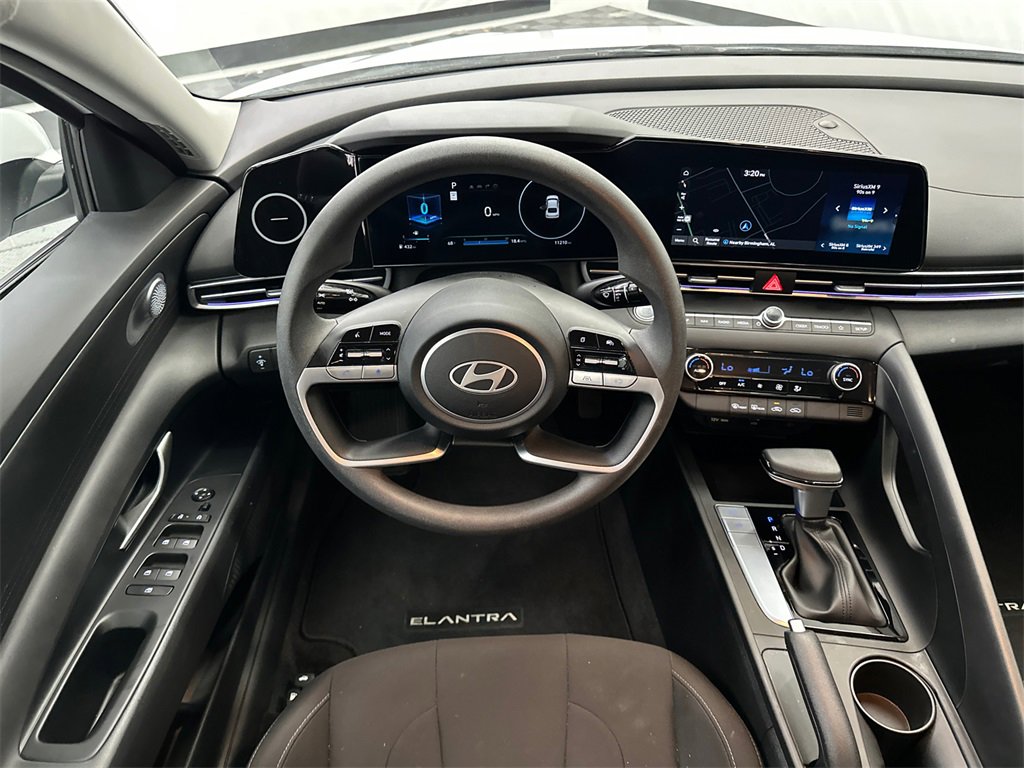 Used 2024 Hyundai Elantra SEL image 21