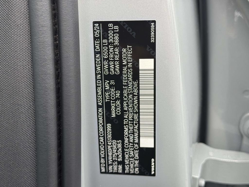 Certified 2025 Volvo XC90 T8 Plus w/ Protection Package Premier AWD/4WD image 16