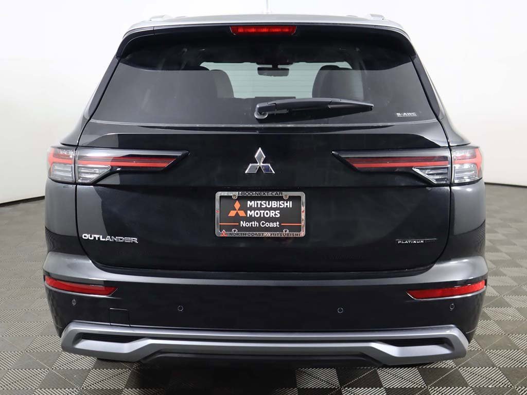 New 2025 Mitsubishi Outlander AWD image 18